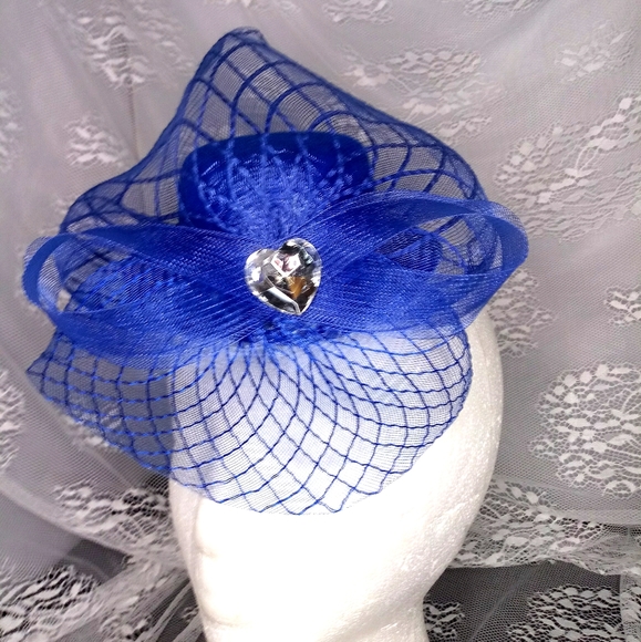Fascinator Hat - Picture 1 of 3